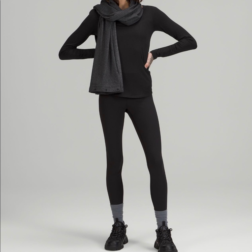 Lululemon snap scarf in coco pique